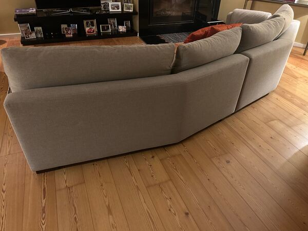 Sofá costas não retas. Sofás e Poltronas