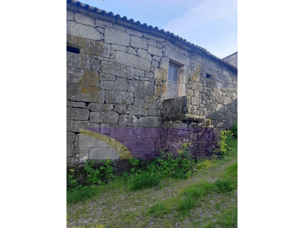 Casa Rústica T2. Casa e apartamentos para vender