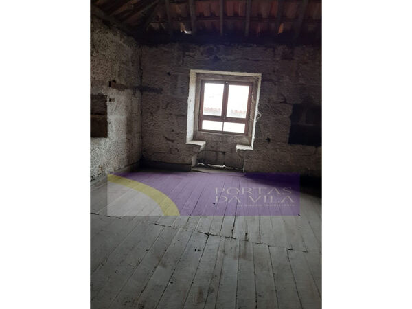 Casa Rústica T2. Casa e apartamentos para vender