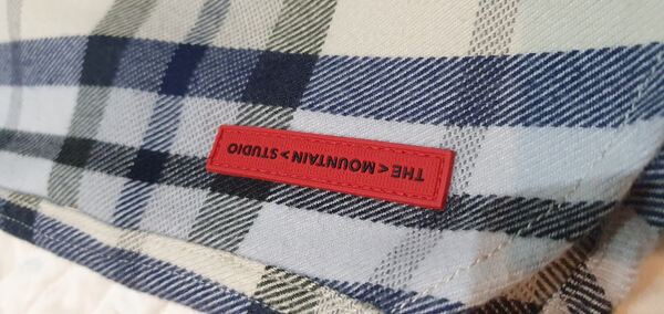 Camisa The mountain studio. Camisas para Homem