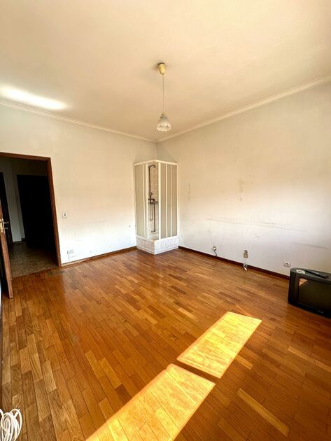 Venda de Moradia centro da Trofa . Casa e apartamentos para vender
