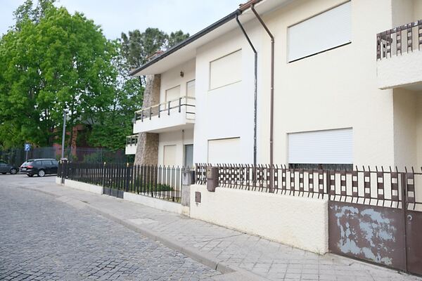 Venda de Moradia centro da Trofa . Casa e apartamentos para vender