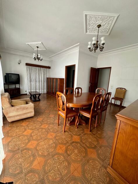 Venda de Moradia centro da Trofa . Casa e apartamentos para vender