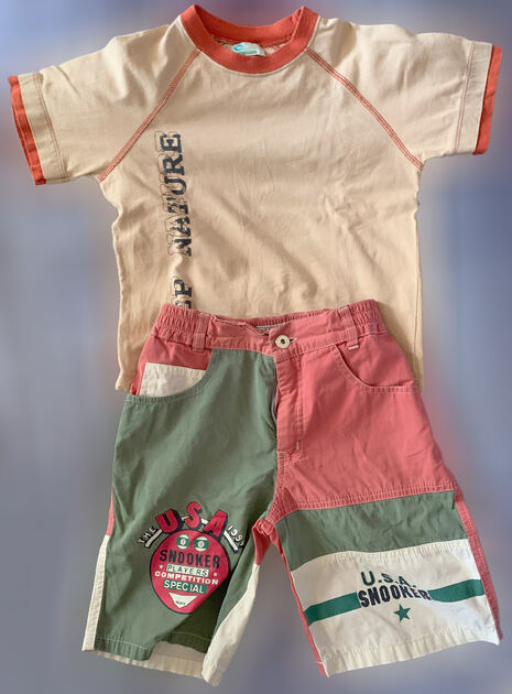 T-Shirt de Criança Unissexo, Bege e Laranja. Camisas e T-shirts