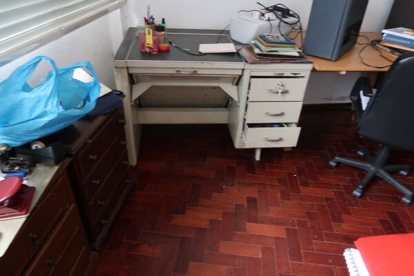 Secretária metálica para escritório. Secretárias