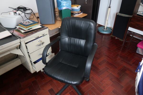 Secretária metálica para escritório. Secretárias