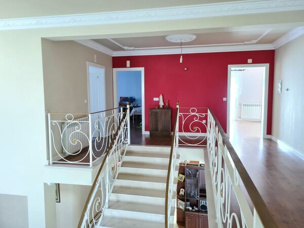 Moradia independente, Acabamentos Excecionais e C. Casa e apartamentos para vender