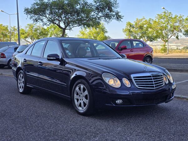 Mercedes-Benz E220 CDi. Carros