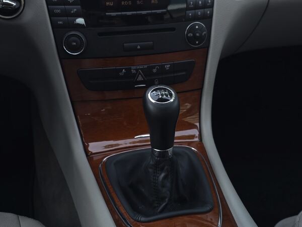 Mercedes-Benz E220 CDi. Carros
