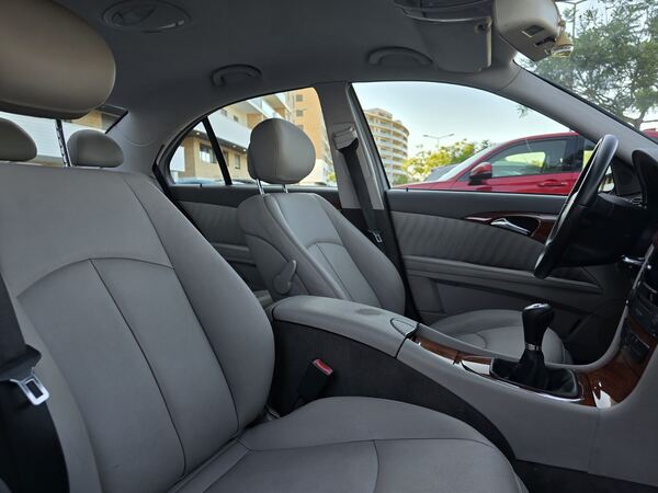 Mercedes-Benz E220 CDi. Carros