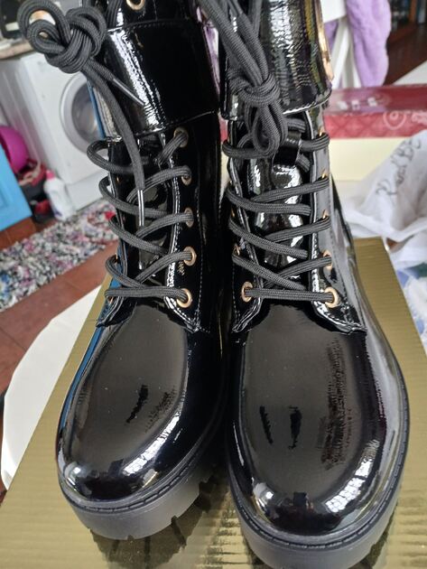 vendo botins. Botas e botins