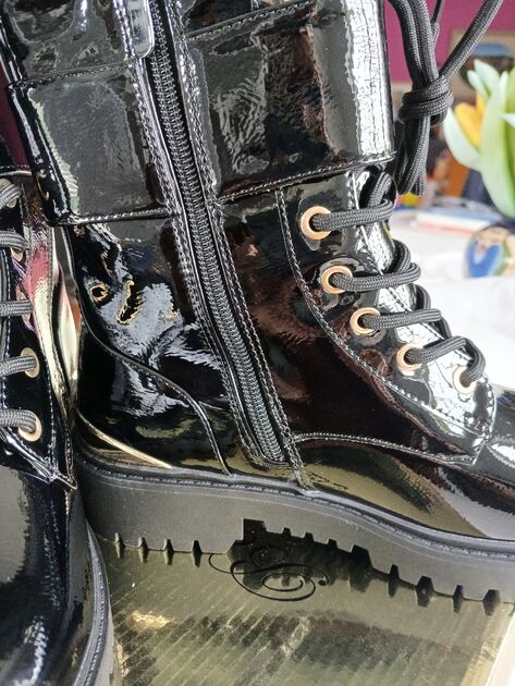 vendo botins. Botas e botins