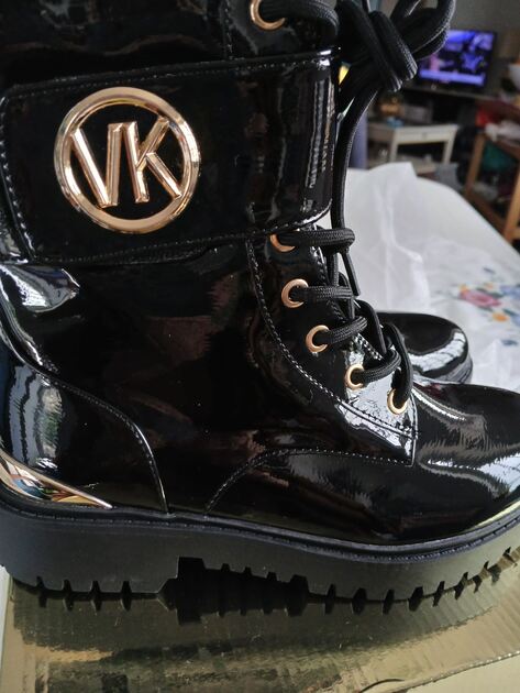 vendo botins. Botas e botins
