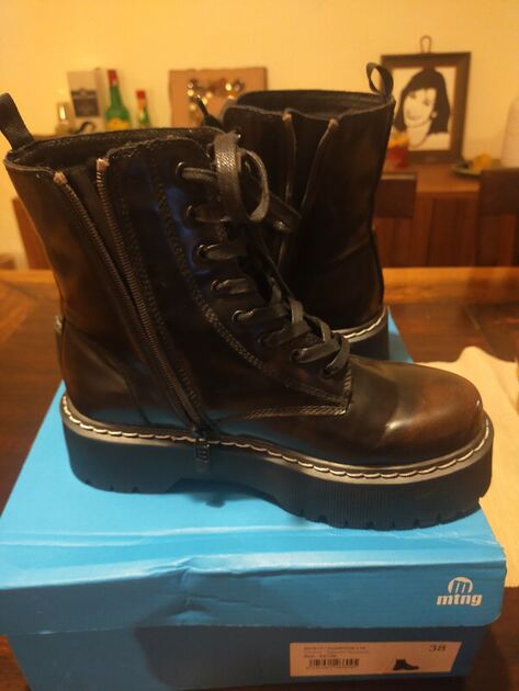 Botas militares Mustang 38. Botas e botins
