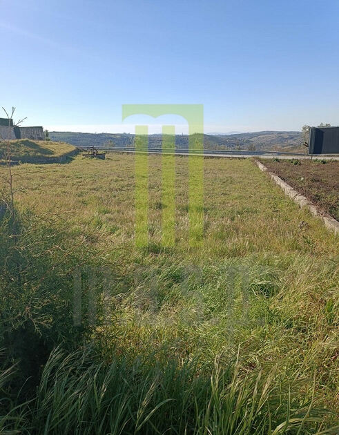 Lote de terreno para construção Oliv do Hospital. Lote