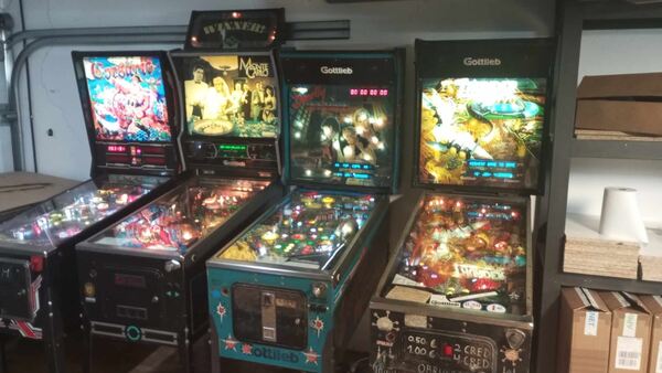 Manutenção maquinas de flippers. Pinballs