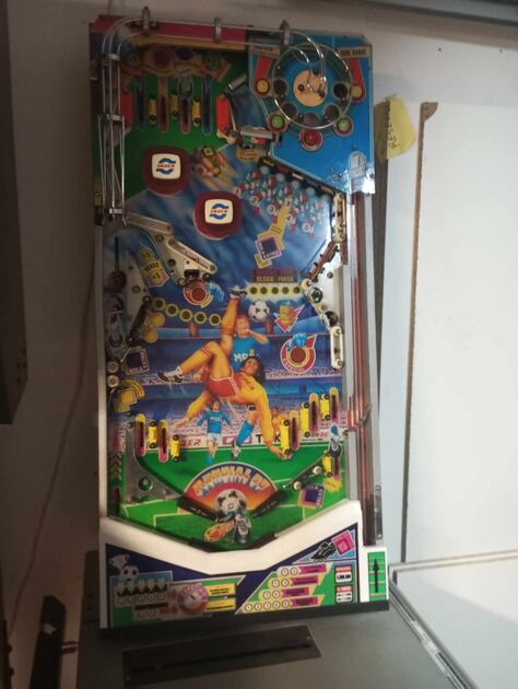Manutenção maquinas de flippers. Pinballs