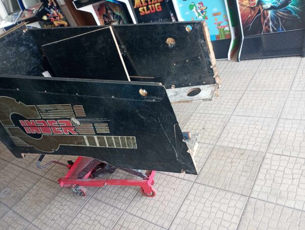 Manutenção maquinas de flippers. Pinballs