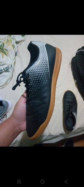 sapatilhas futsal . Desportivos