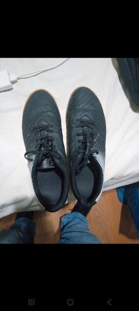 sapatilhas futsal . Desportivos