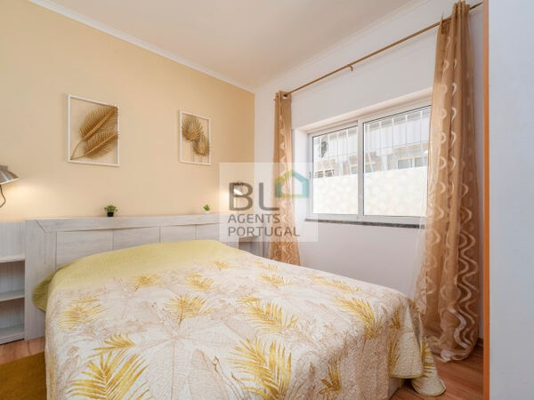Moradia em Banda T3 . Casa e apartamentos para vender