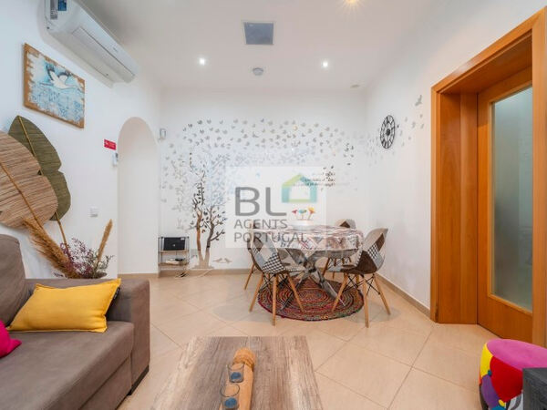 Moradia em Banda T3 . Casa e apartamentos para vender
