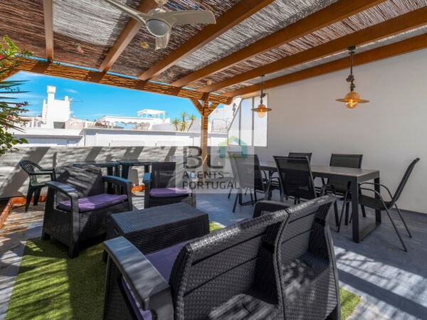 Moradia em Banda T3 . Casa e apartamentos para vender