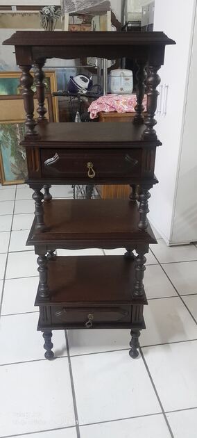 Par de mesinhas de cabeceira nº 2. Mesinhas