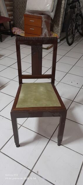 Cadeira para desocupar. Cadeiras