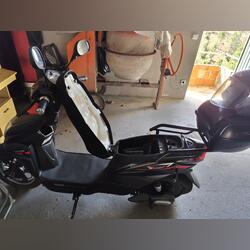 Vendo Scooter elétrica Goose Vortex Five Preta/Vermelha. Motos