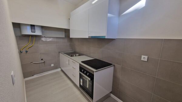 Venda moradia T2+1 RENOVADA no Funchal. Casa e apartamentos para vender