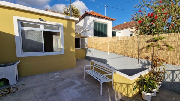Venda moradia T2+1 RENOVADA no Funchal. Casa e apartamentos para vender