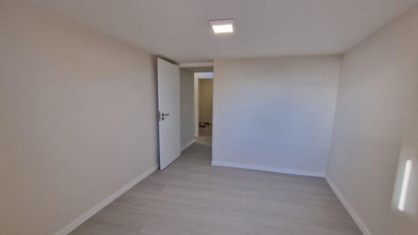 Venda moradia T2+1 RENOVADA no Funchal. Casa e apartamentos para vender