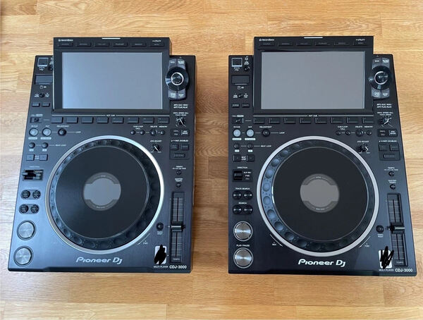 Conjunto completo Pioneer CDJ 3000 x 2 +. Outros Instrumentos