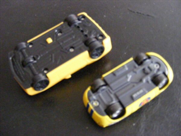 8 Miniaturas de carros - antigas e impecáveis. Carros de brinquedo