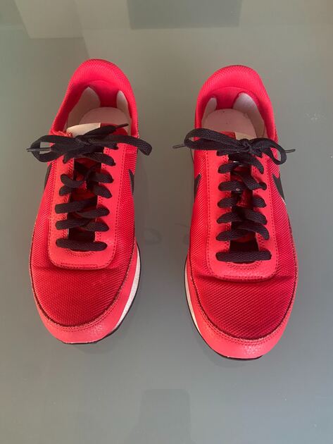 Ténis Vermelhos “Nike”. Desportivos