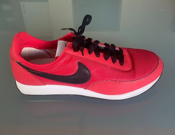 Ténis Vermelhos “Nike”. Desportivos