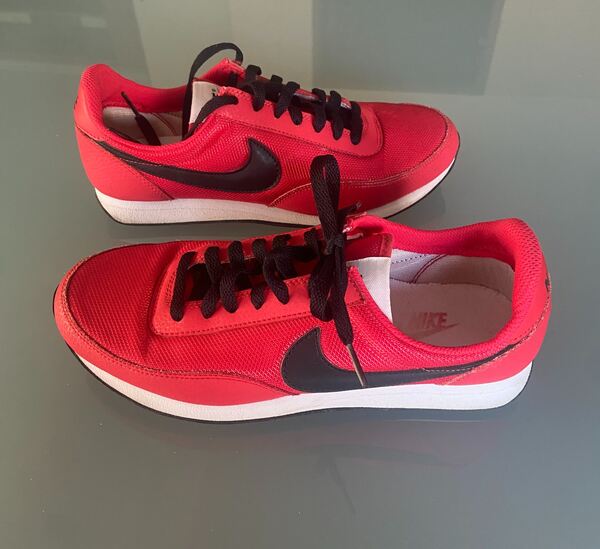 Ténis Vermelhos “Nike”. Desportivos