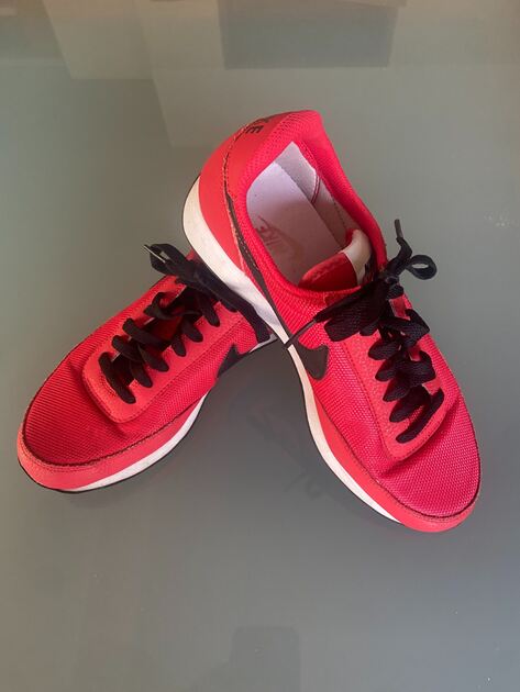 Ténis Vermelhos “Nike”. Desportivos