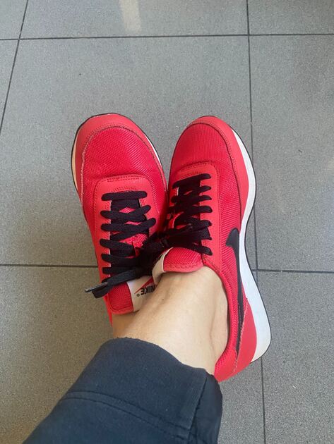 Ténis Vermelhos “Nike”. Desportivos