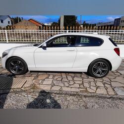 Vendo BMW 114 d. Carros. Leiria. 2014   168.000 km Manual Diesel 105 cv 3 portas Branco Ar condicionado Farol de Xénon Vidros elétricos Cruise control adaptativo Sistema de navegação Volante multi-funções