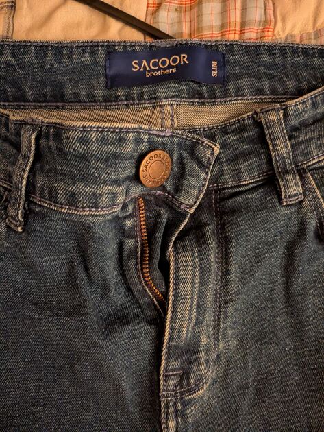 Calças Skinny jeans Sacoor bom estado. Calças para Homem