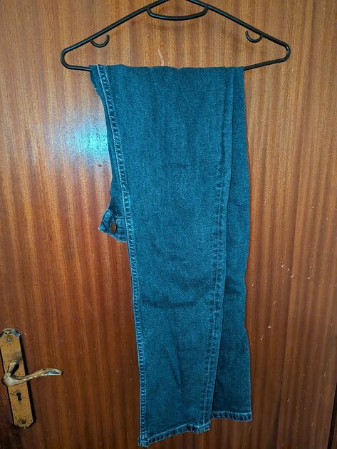 Calças Skinny jeans Sacoor bom estado. Calças para Homem