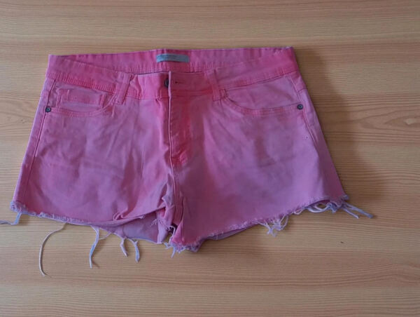 Calções Rosa Néon Desfiados – T38. Calções