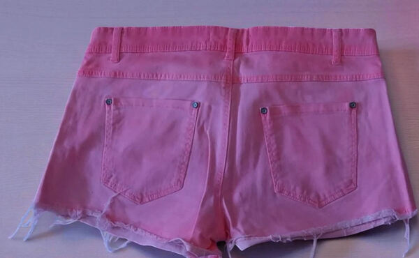Calções Rosa Néon Desfiados – T38. Calções