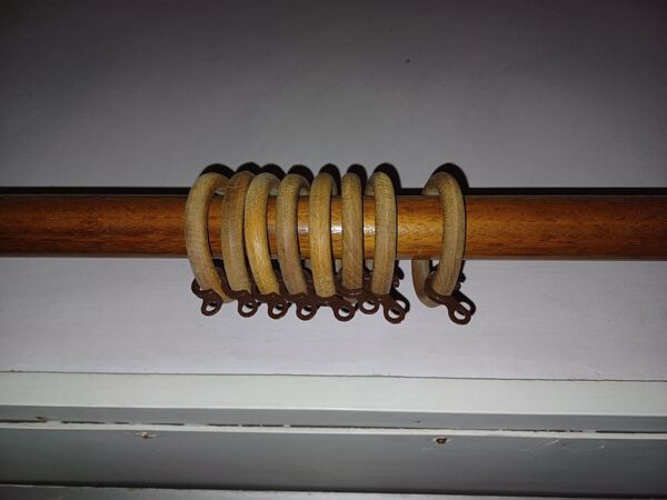 2 varões de madeira para cortinados . Outros Arte e Decoração