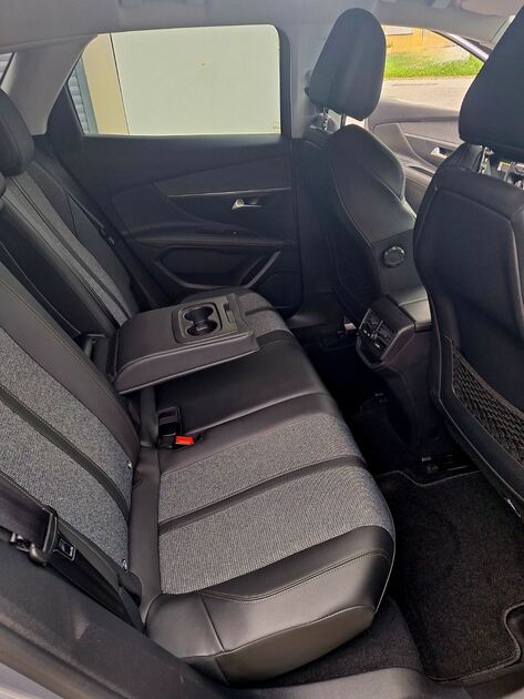 Peugeot 3008 1.5 BlueHDi Allure. Carros