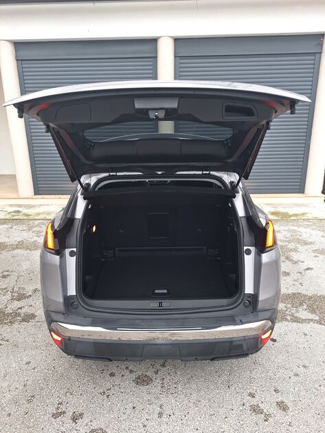 Peugeot 3008 1.5 BlueHDi Allure. Carros