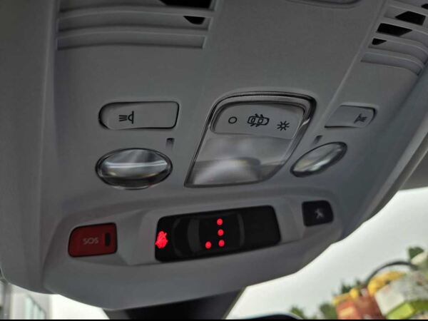 Peugeot 3008 1.5 BlueHDi Allure. Carros