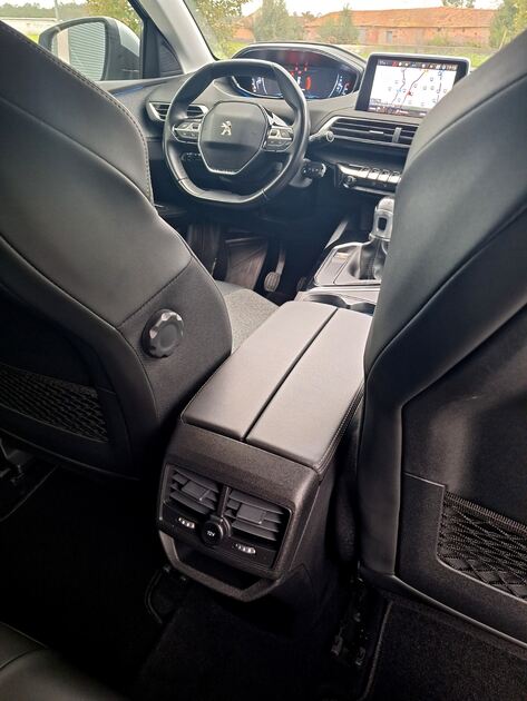 Peugeot 3008 1.5 BlueHDi Allure. Carros